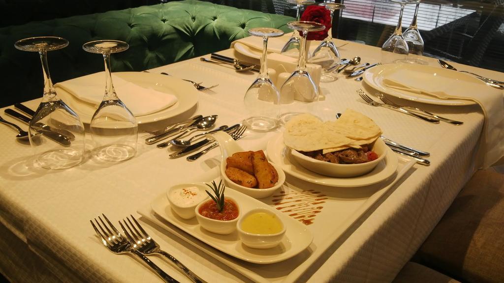Atasehir Palace Hotel & Conference Istanbul Ngoại thất bức ảnh