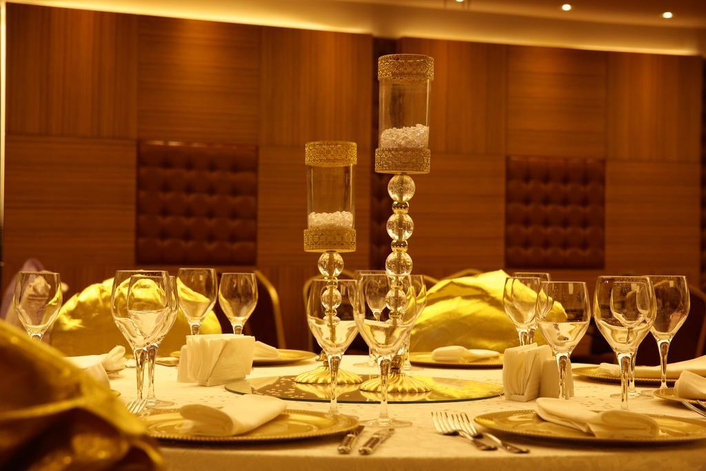 Atasehir Palace Hotel & Conference Istanbul Ngoại thất bức ảnh