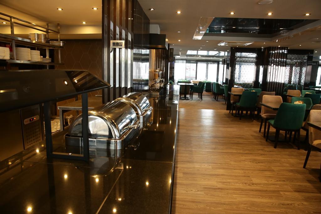 Atasehir Palace Hotel & Conference Istanbul Ngoại thất bức ảnh