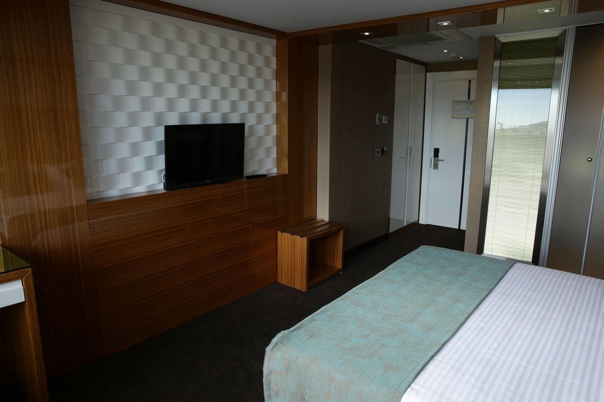 Atasehir Palace Hotel & Conference Istanbul Ngoại thất bức ảnh