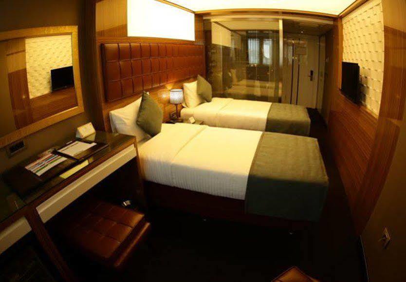 Atasehir Palace Hotel & Conference Istanbul Ngoại thất bức ảnh